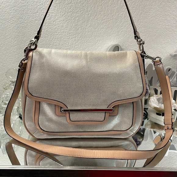 EUC AUTH COACH TAYLOR FOIL BEIGE CREAM FLAP SHOULDER BAG CROSSBODY HANDBAG - Picture 1 of 13
